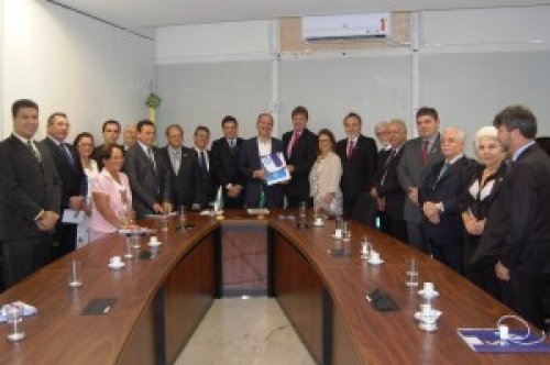 22042015-092850-reuniaoaldo