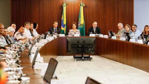 17042015-131253-fenafarcomdilma
