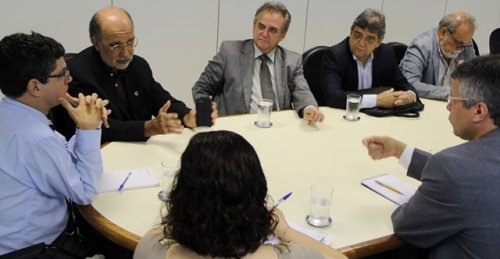 Reunião da Fenam, SindMed/RJ e representantes do Ministério / Valéria Amaral 27032014-030541-fenam