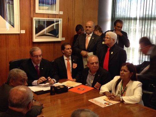 10022015-175703-centraisemurilonocongresso