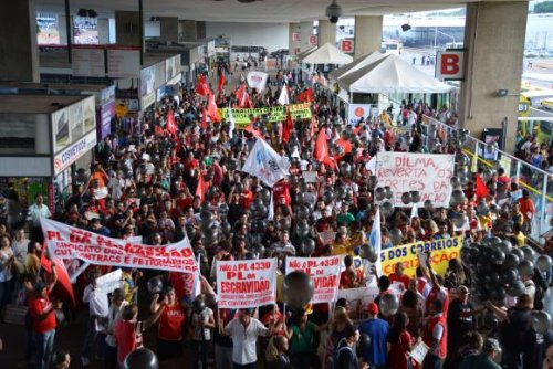 15042015-220854-protesto