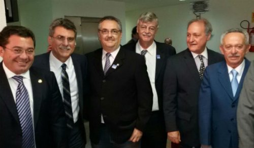 05112014-140739-nosenado